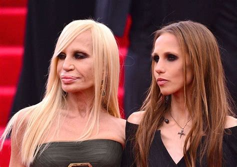 donatella versace sfilata per gianni|donatella versace and daughter.